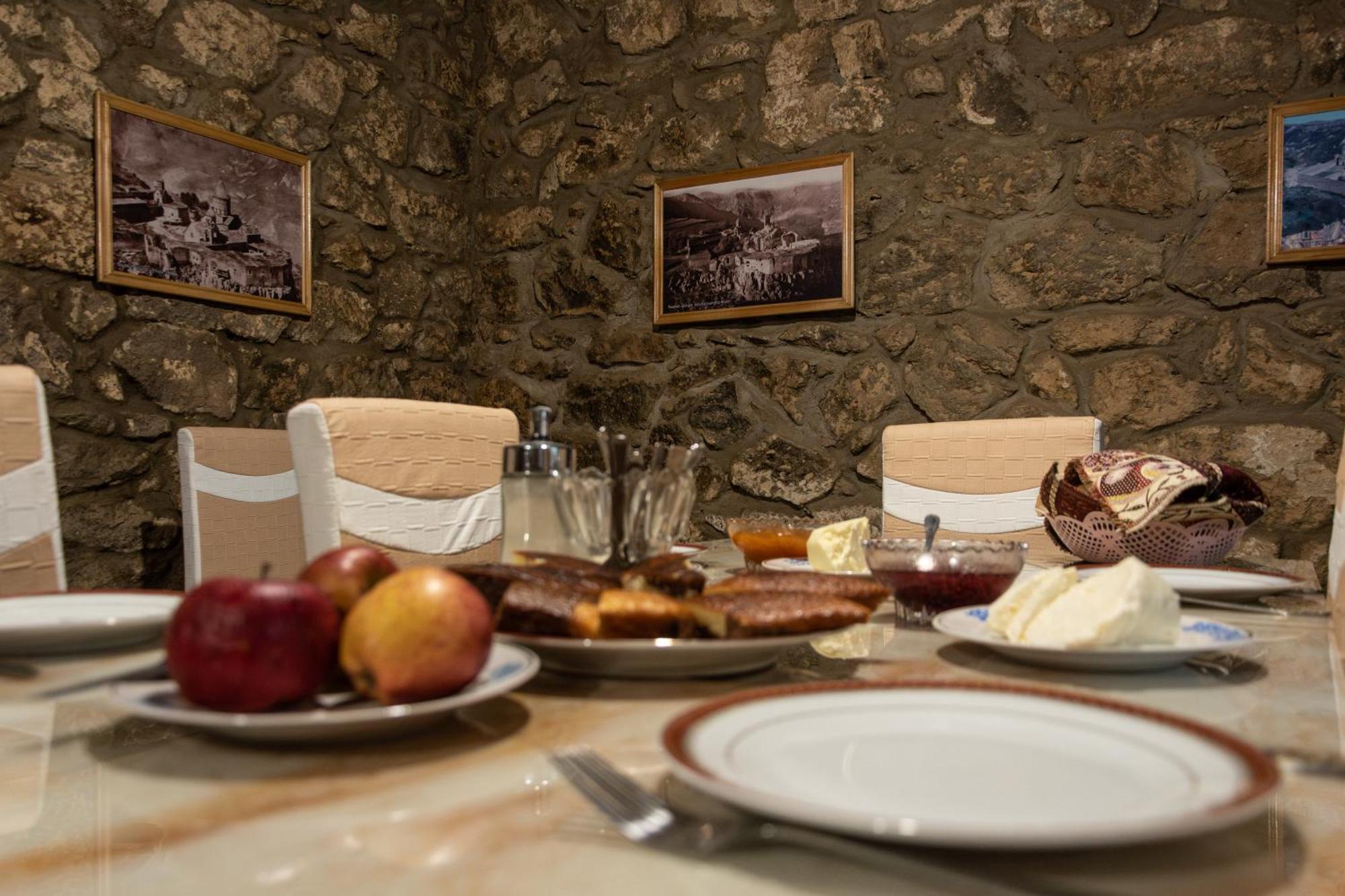 Aspet B&B Татев Екстериор снимка